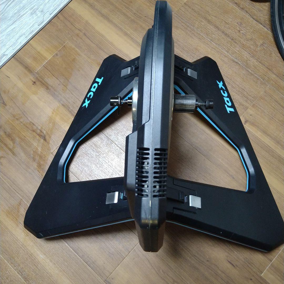Tacx ネオ2 固定ローラー V字型 ブラック