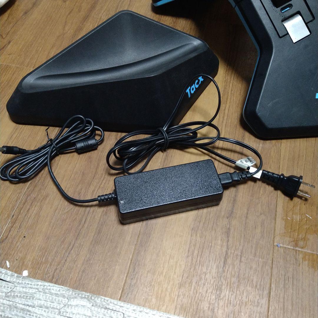 Tacx ネオ2 固定ローラー V字型 ブラック