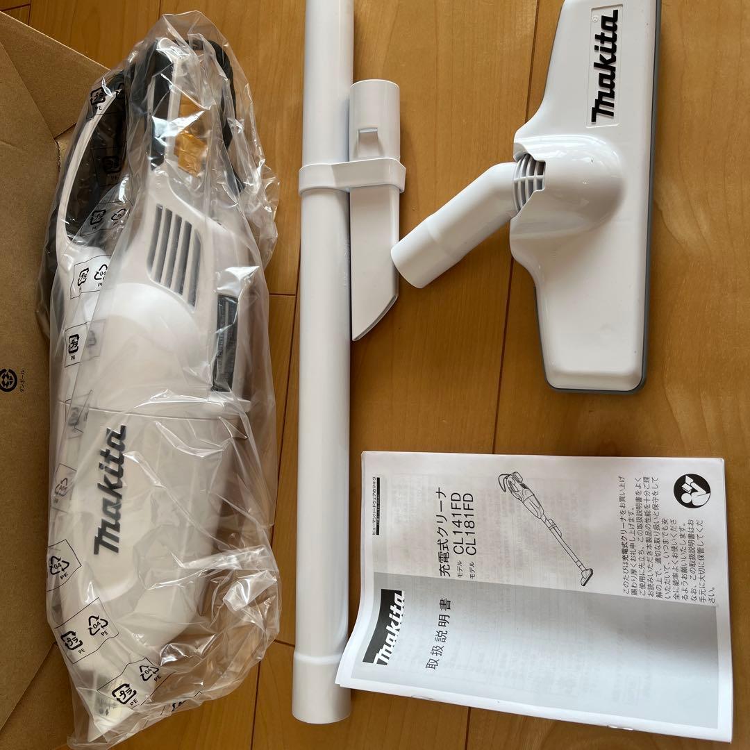 マキタ充電式クリーナー CL181FDZW 白