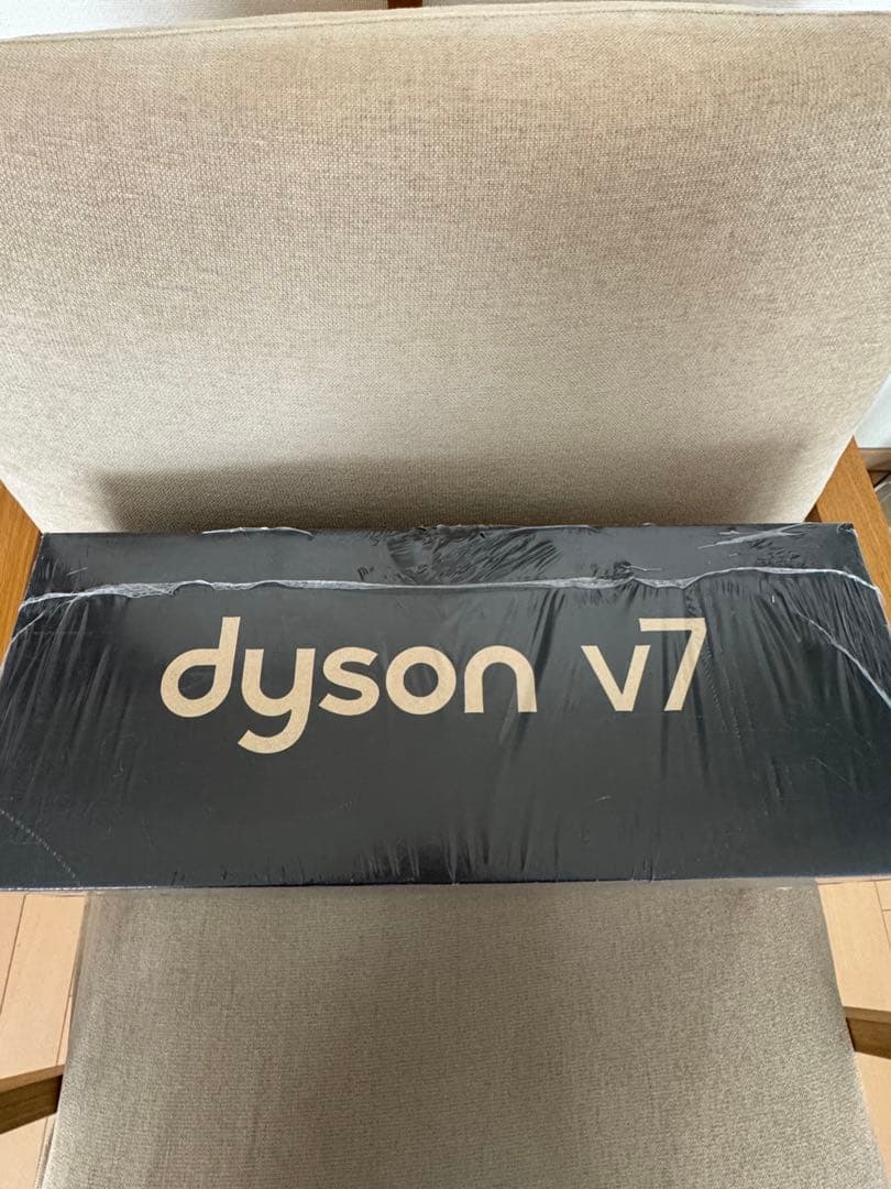 未開封 dyson v7 ハンディクリーナー