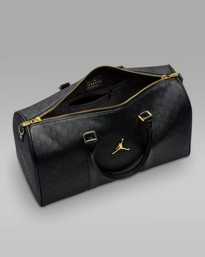 【新品】25L ジョーダン モノグラム ダッフルバッグ 黒 HV2856-011