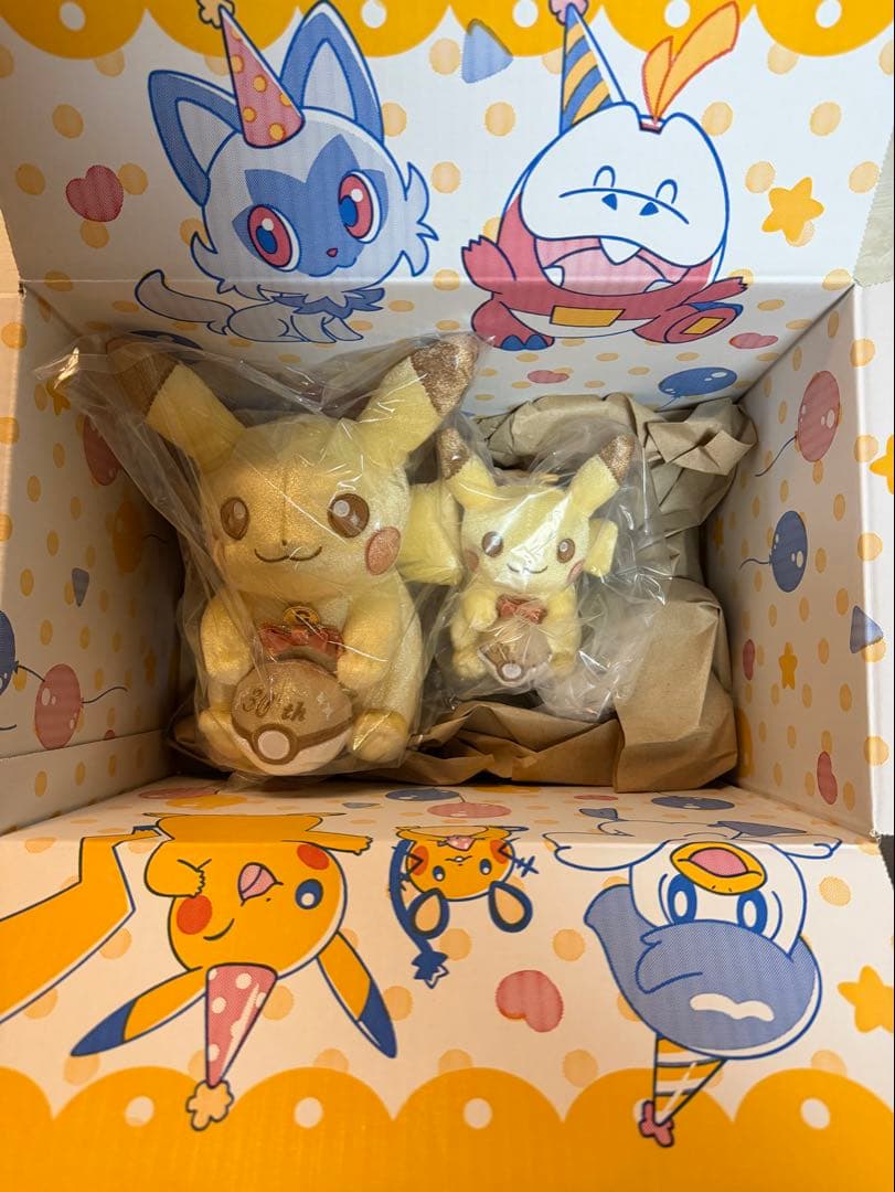 ポケモンセンター　30周年記念 ピカチュウ ぬいぐるみセット　誕生日限定ボックス