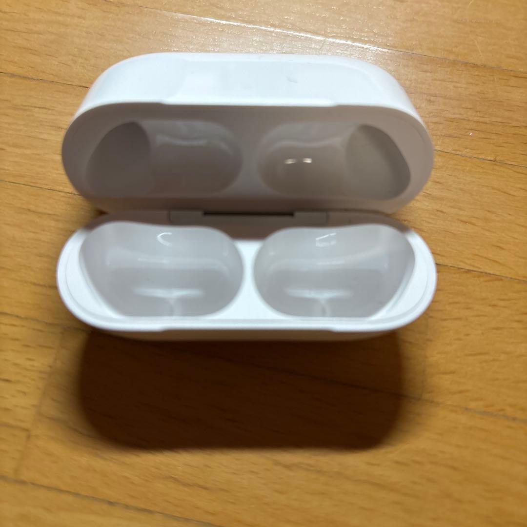 airpods pro 3 第3世代　充電ケース+片耳（右）