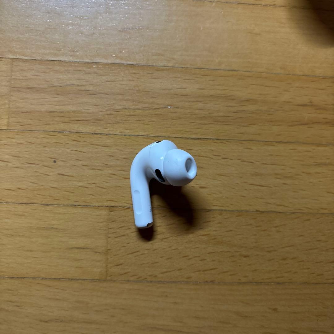 airpods pro 3 第3世代　充電ケース+片耳（右）