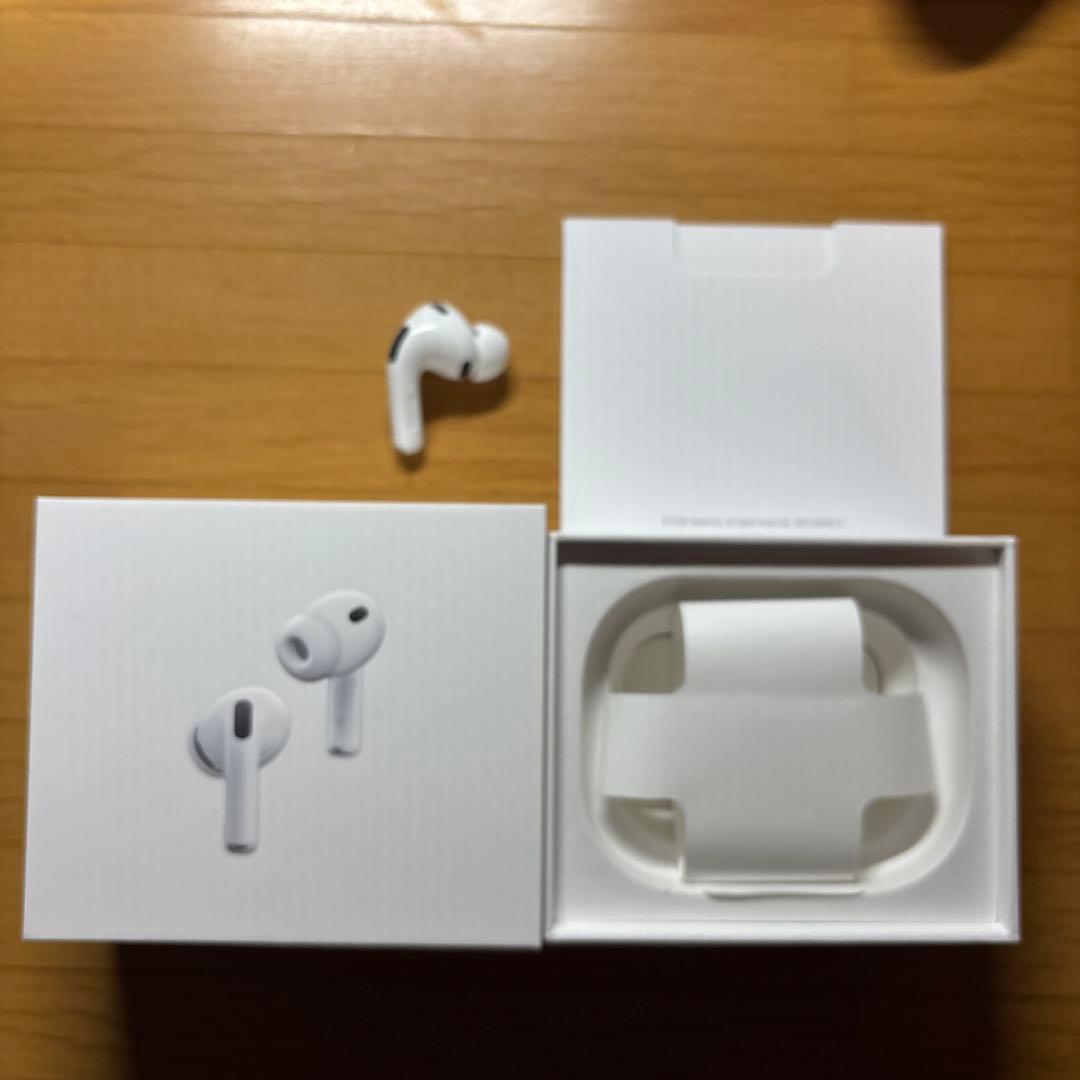 airpods pro 3 第3世代　充電ケース+片耳（右）