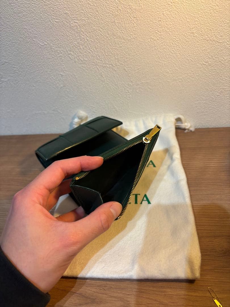 ぬこ BOTTEGA VENETA グリーン 三つ折り財布