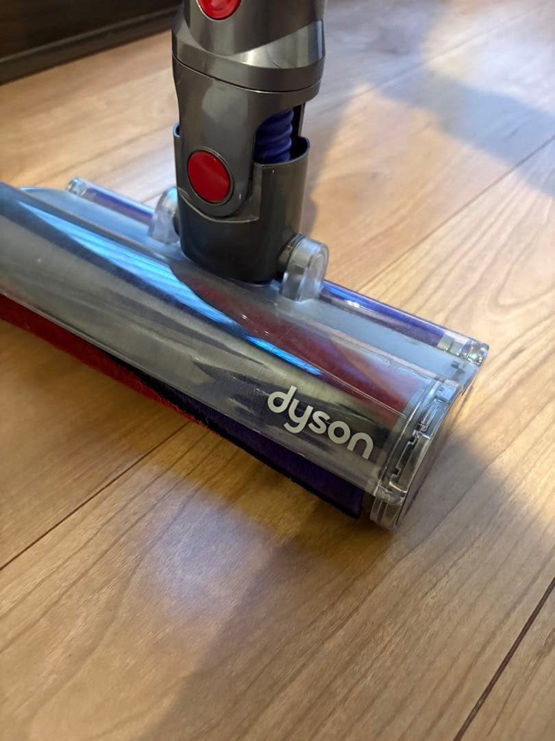 3/20まで！スタンド付き　Dyson sv12 コードレスクリーナー