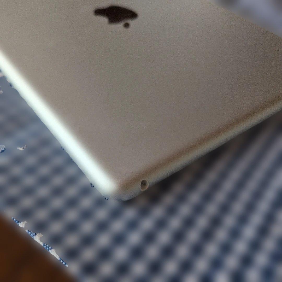 【美品】Apple iPad (第9世代) 64GB Wi-Fi シルバー