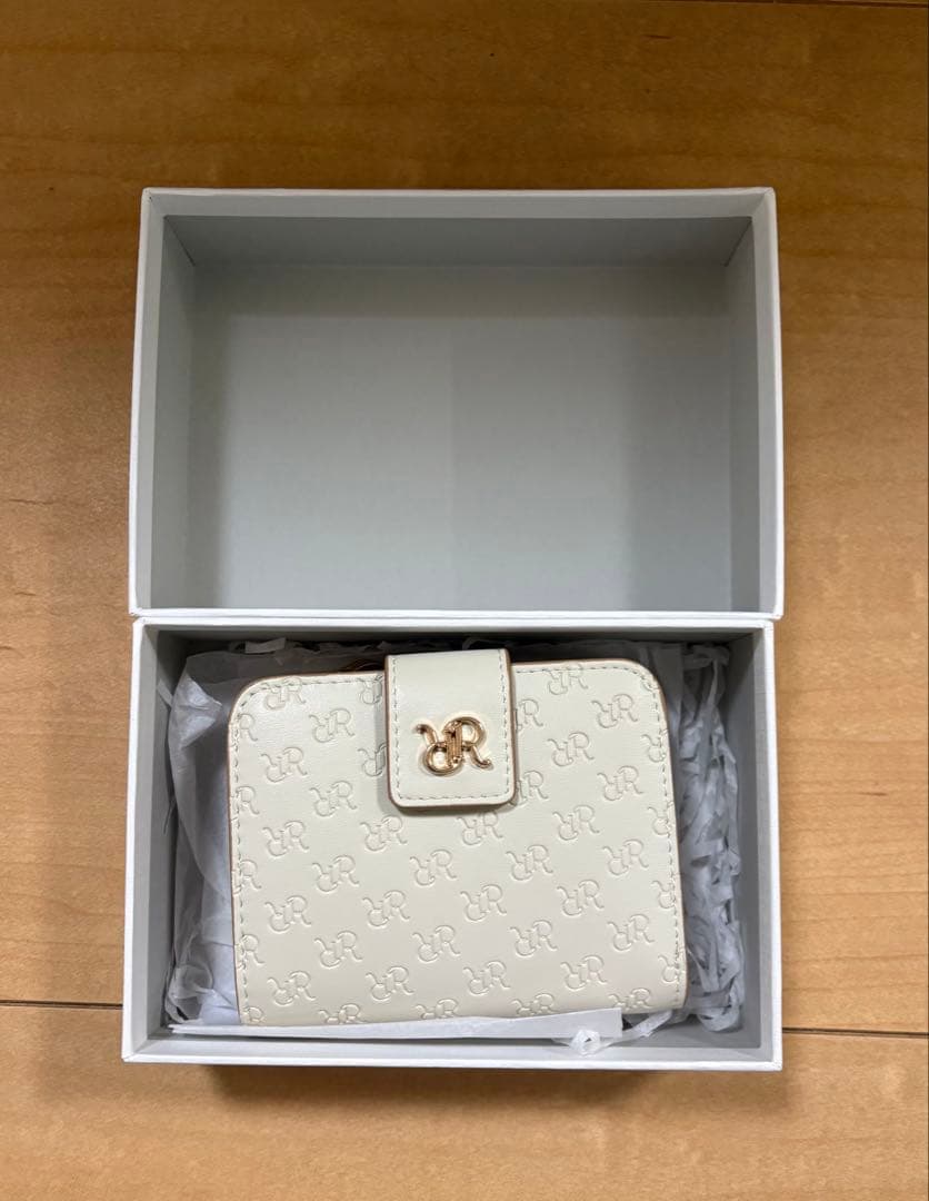 RANDA モノグラムエンボスデザイン ウォレット アイボリー 財布