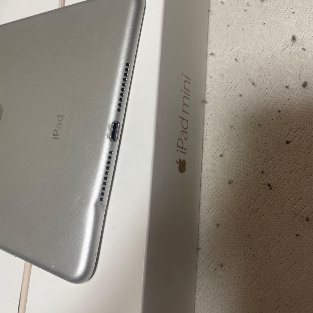 V*o様 iPad mini 4 128GB ホワイト バッテリー91%
