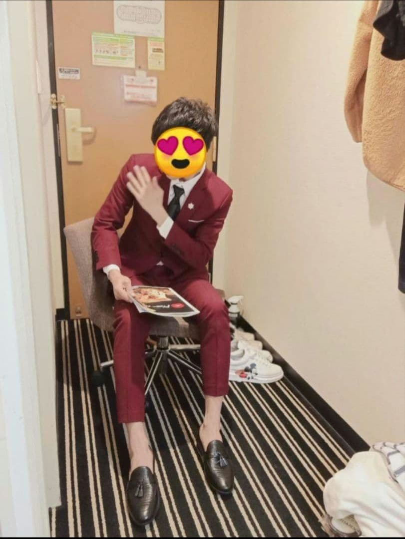【美品】メンズ　スーツ　レッド