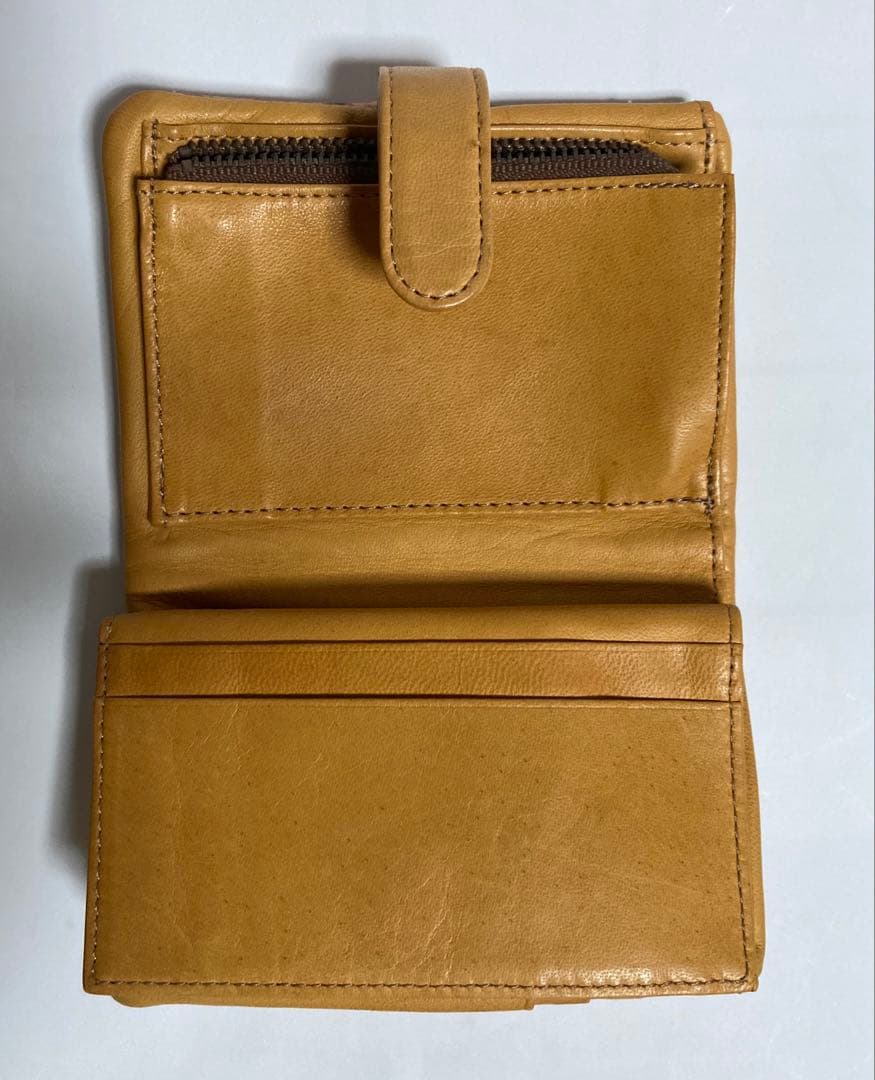 HIRAMEKI.　ラウンド　ベロ付き二つ折り財布