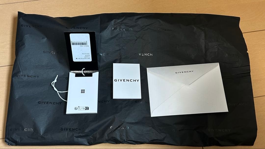 ダグあり極美品✨【Givenchy】Tシャツ　ロゴ　刺繍　プリント　ブラック　M