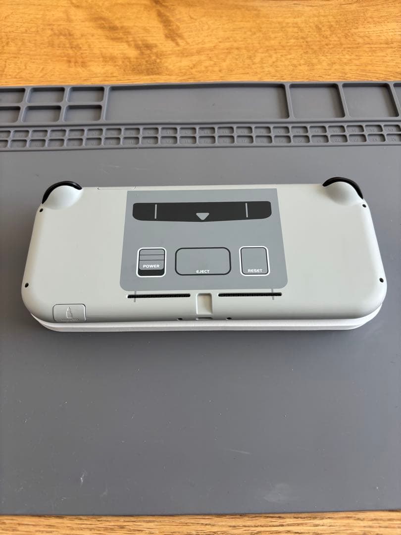 Nintendo Switch Lite本体　カスタム品　外装：スーファミ仕様