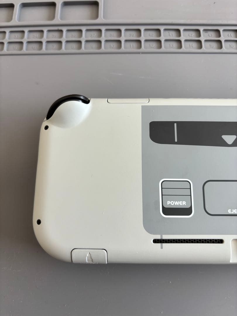 Nintendo Switch Lite本体　カスタム品　外装：スーファミ仕様