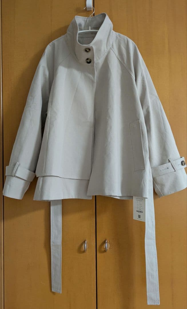 welinoa　Half cape short trench　エクリュ