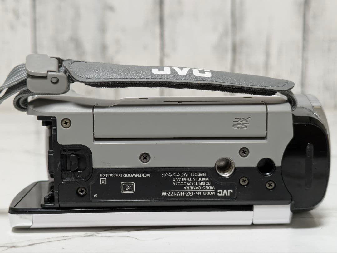 JVC　GZ-HM177　ホワイト
