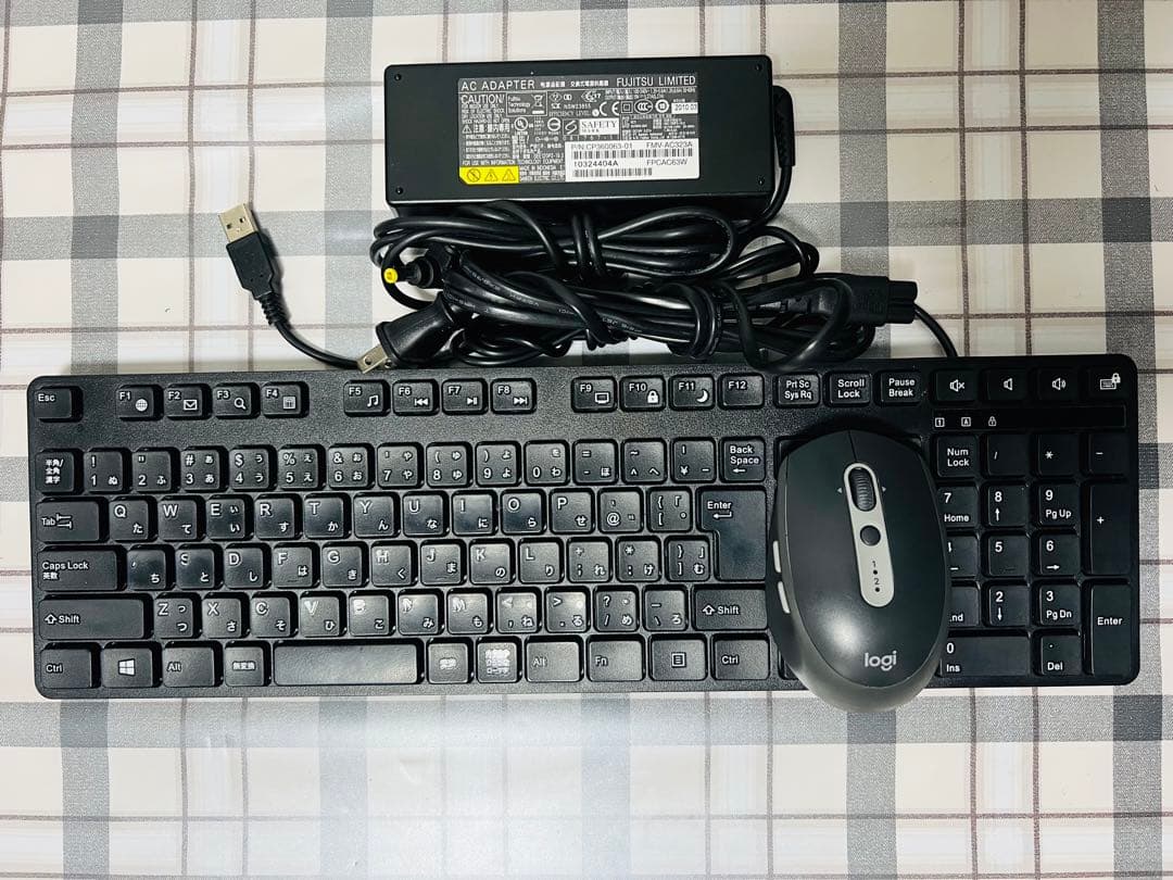 液晶一体型パソコン 富士通WF2/C2 OFFICE/新品SSD/BLU-RAY