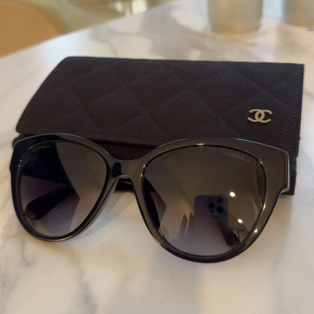 CHANEL ブラック サングラス ココマーク カメリア