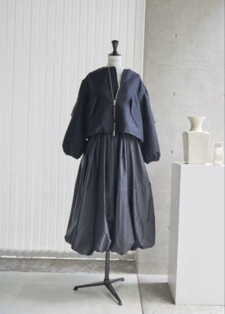 MAISON de R メゾンドアール ライトサテンバルーンスカート　黒