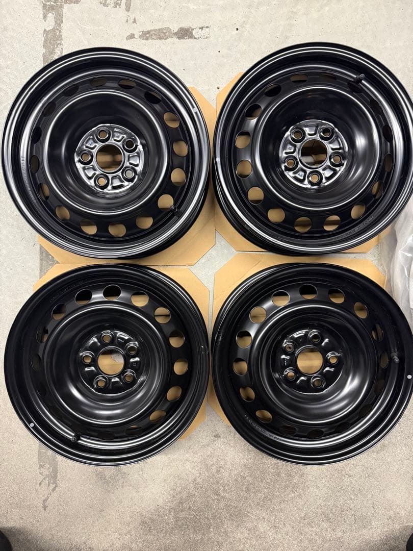 黒いホイール 15インチ 5.5J 4本セット　シエンタ純正　新車外し