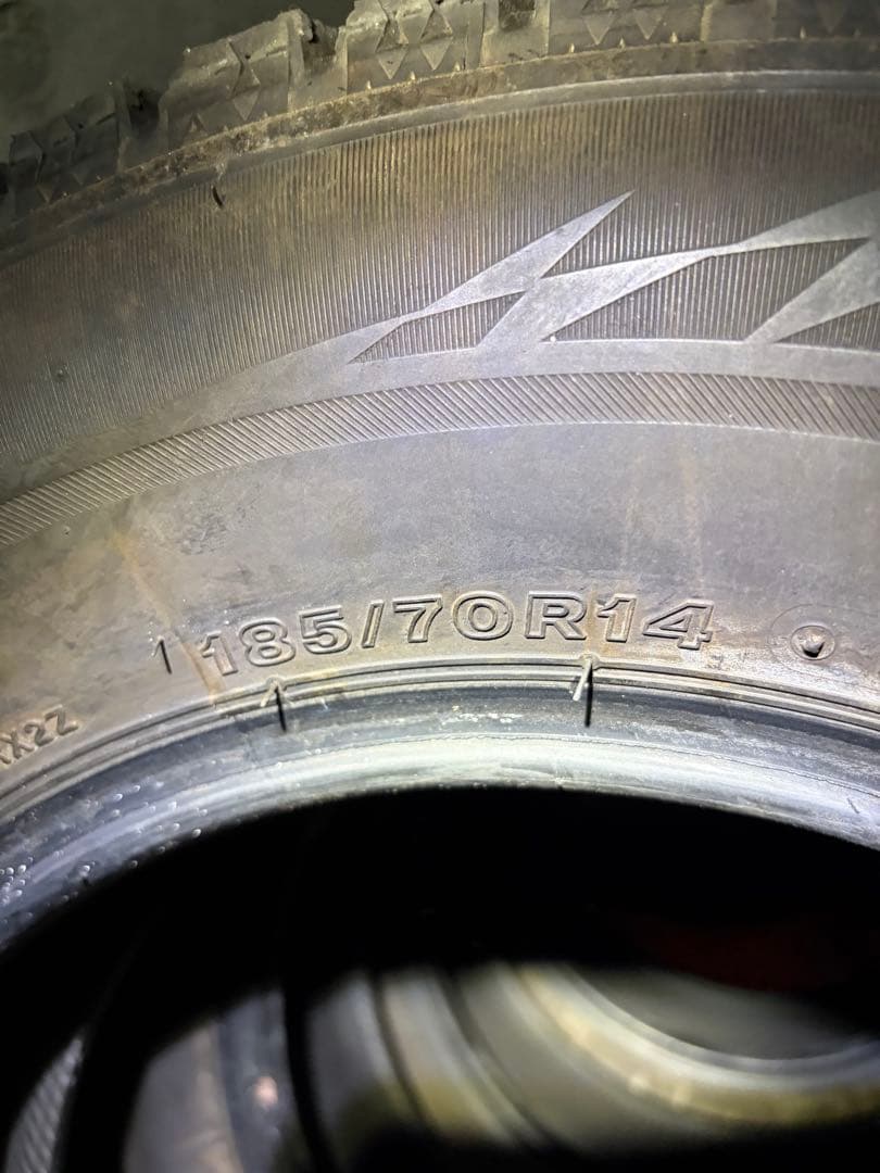中古スタッドレス185/70R14 4本　ブリヂストンBLIZZAK VRX2