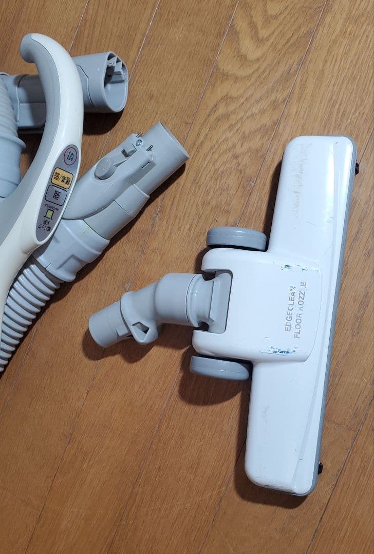 パナソニック　 紙パック式　掃除機 　軽量　強力吸込力　新品パック装着　家電品
