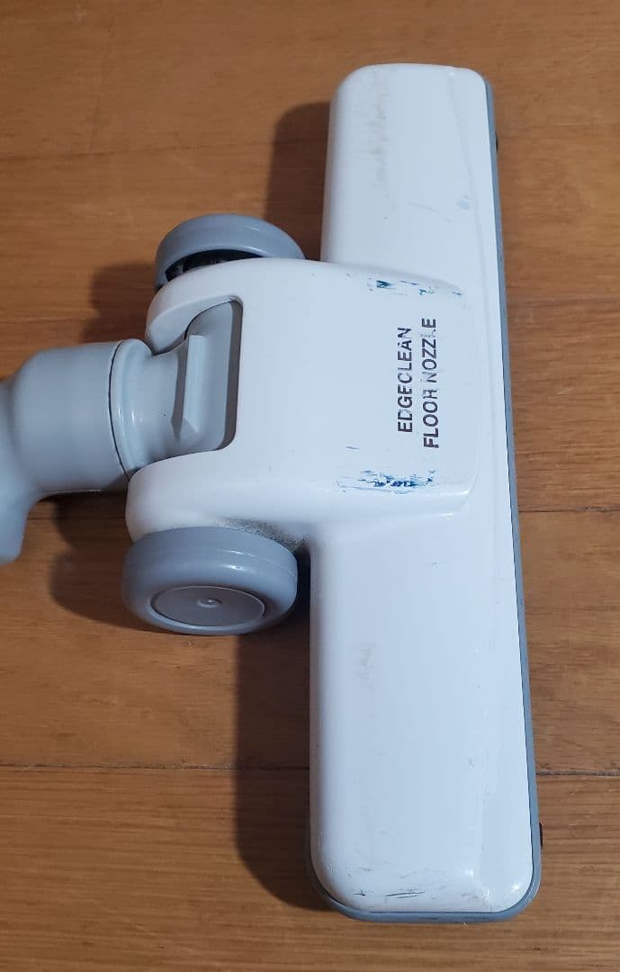 パナソニック　 紙パック式　掃除機 　軽量　強力吸込力　新品パック装着　家電品
