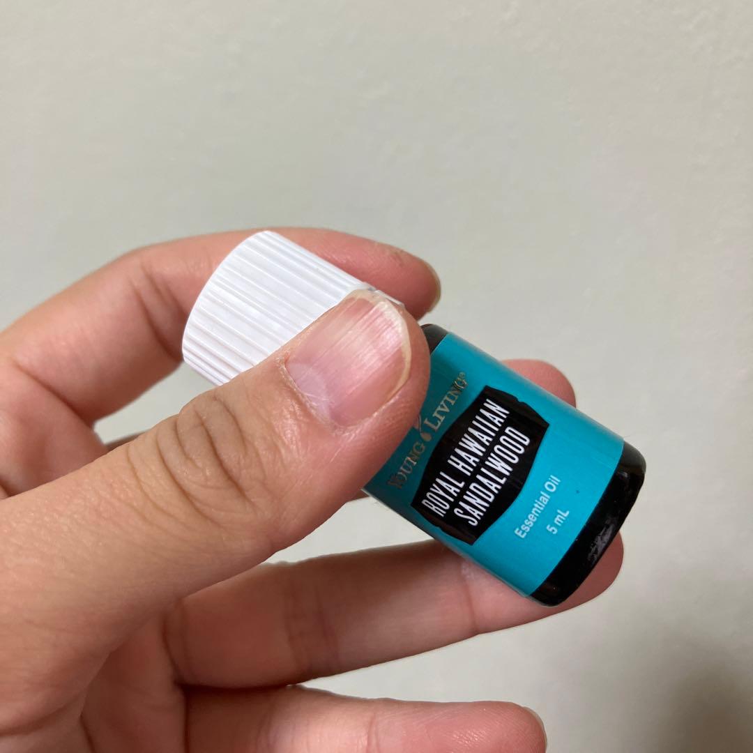 エッセンシャルオイル Young Living  Hawaiian Sandalwood