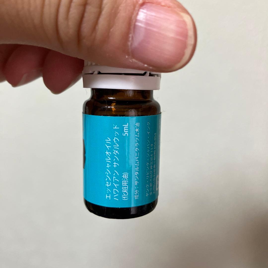 エッセンシャルオイル Young Living  Hawaiian Sandalwood