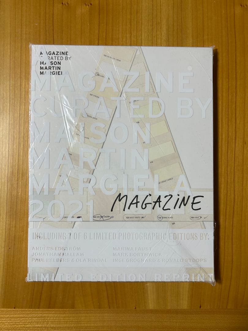 アート・デザイン・音楽 A MAGAZINE Curated By MARTIN MARGIELA