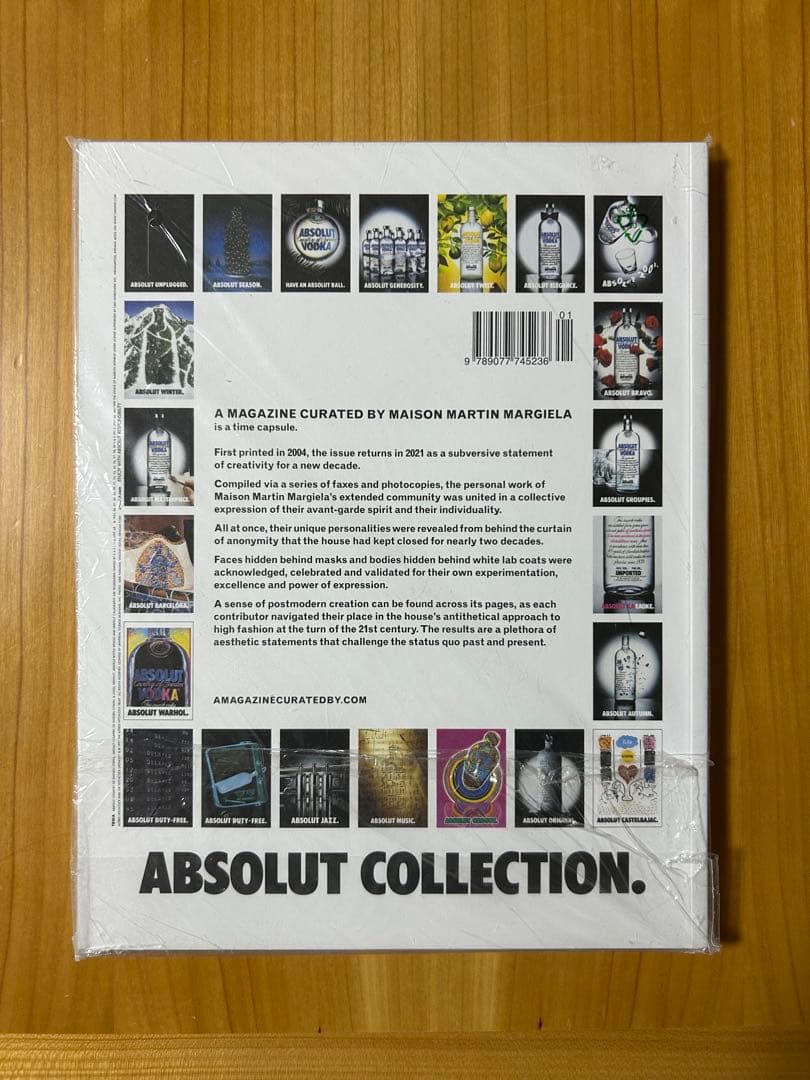 アート・デザイン・音楽 A MAGAZINE Curated By MARTIN MARGIELA