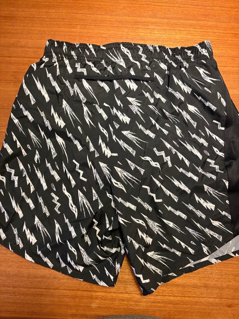 ナイキ　ランニングショーツ　メンズSサイズ
