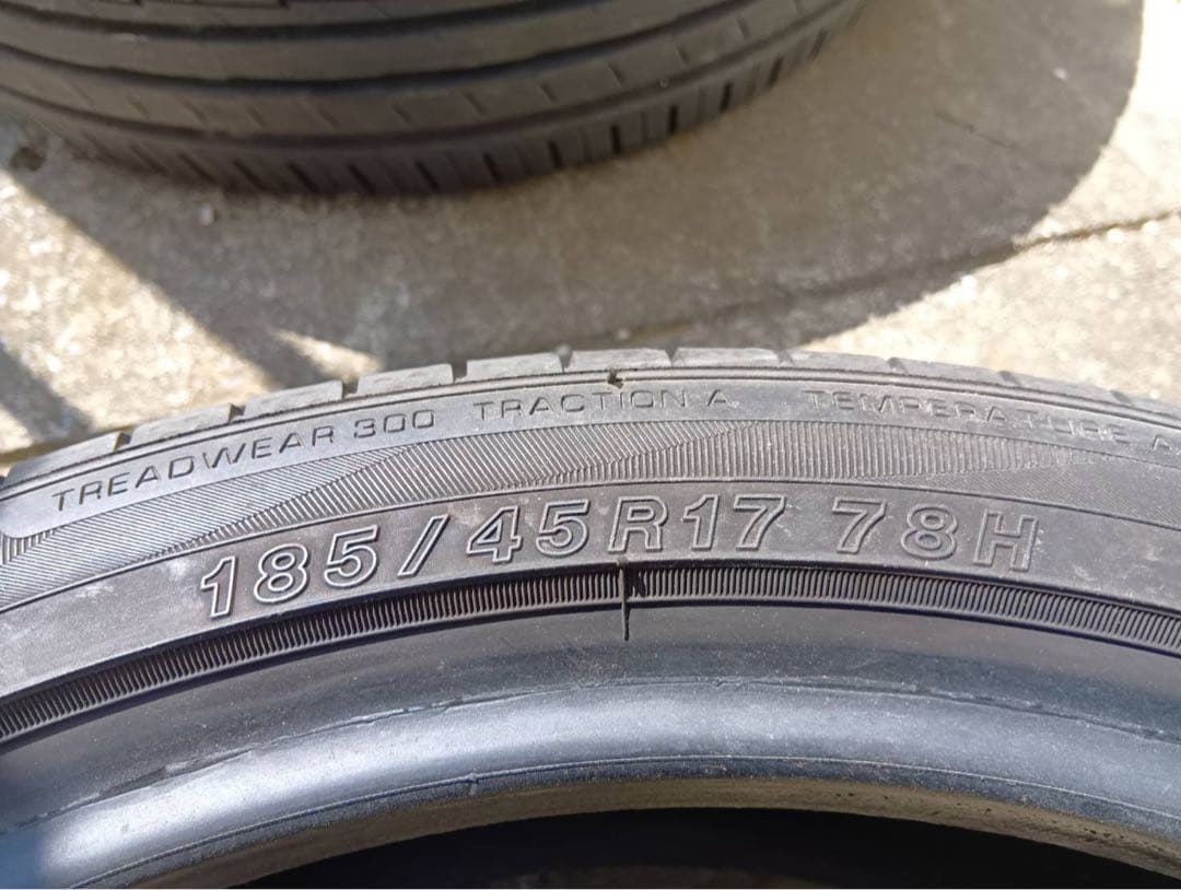 希少サイズ2本　引っ張りに　185/45r17