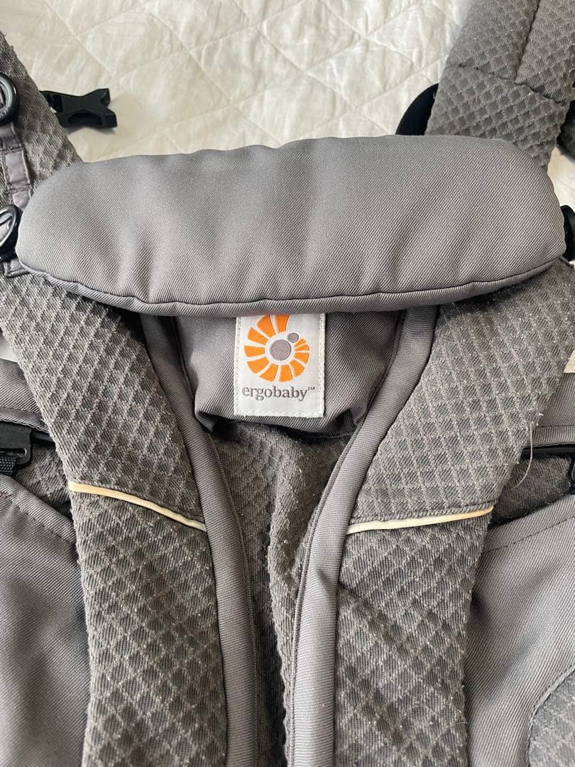 ergobaby オムニブリーズ　抱っこ紐 グレー