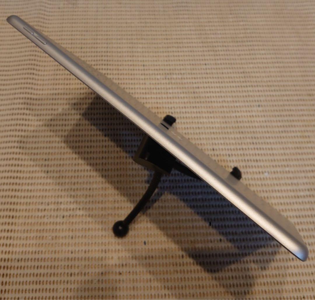 完動品iPad第7世代(A2197)本体32GBシルバー送料込3MF3N