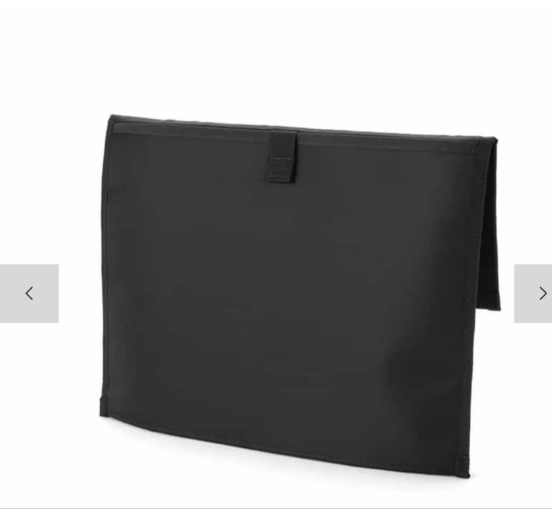【新品未使用】バーニーズニューヨーク ノートパソコンケース