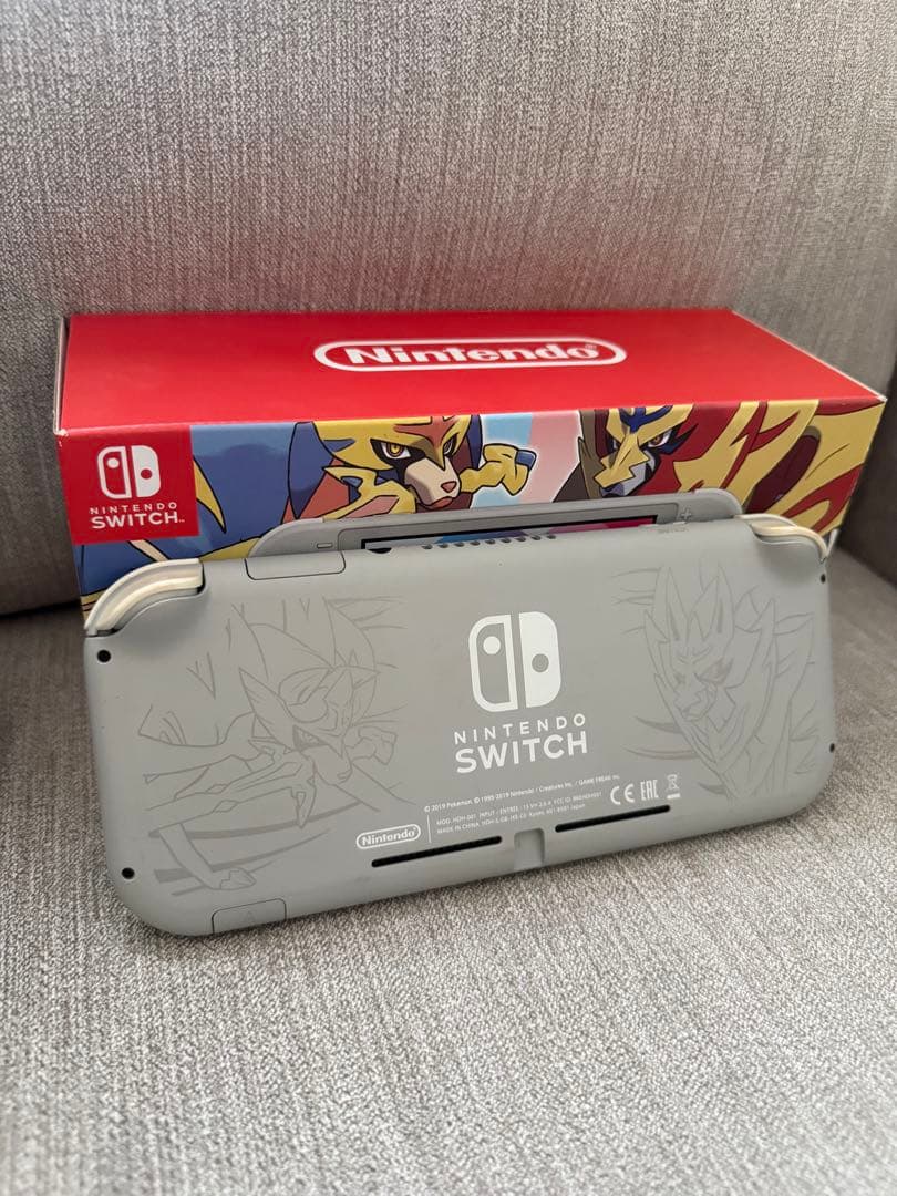 ポケモン限定版 Nintendo Switch Lite 箱・充電器付き