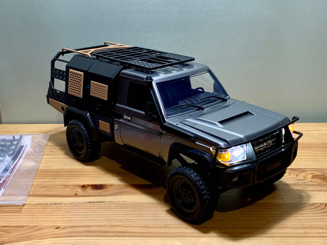 m*n様 【美品】トヨタ ランドクルーザー RCカー