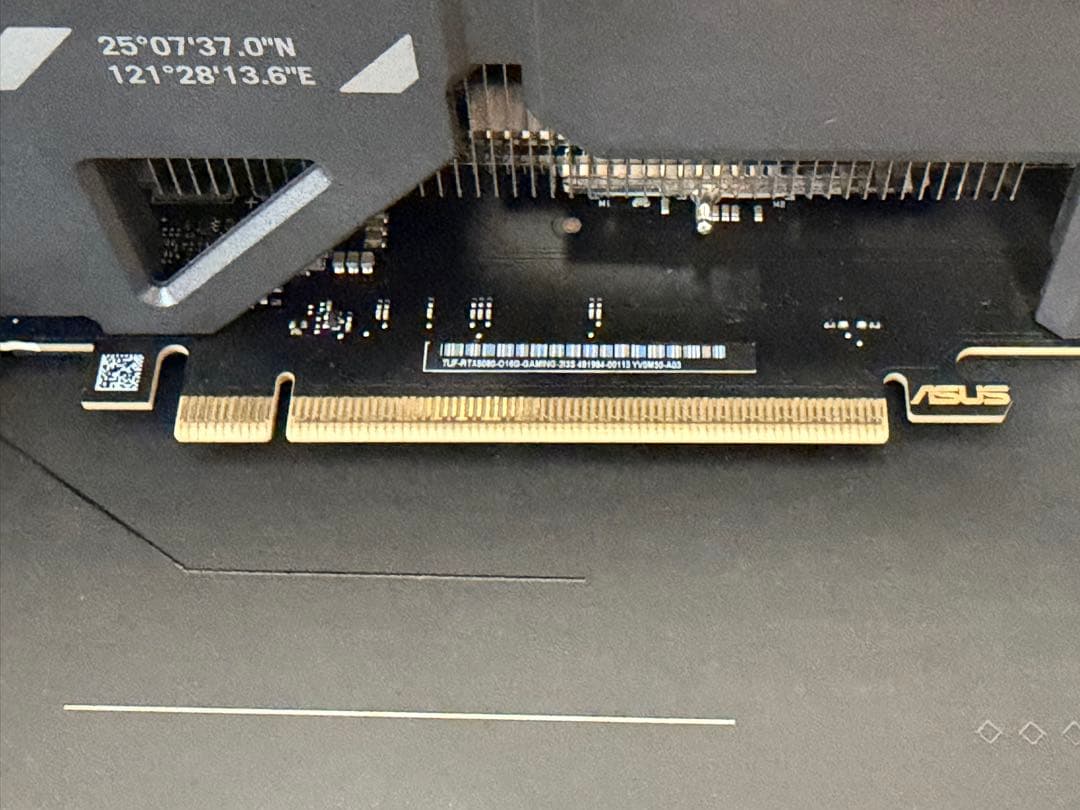 グラフィックボード・グラボ・ビデオカード ASUS TUF GeForce RTX 5080 16GB GDDR7 OC