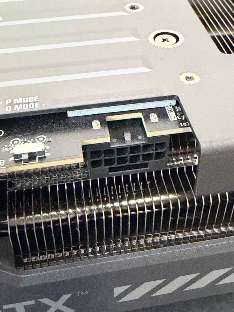 グラフィックボード・グラボ・ビデオカード ASUS TUF GeForce RTX 5080 16GB GDDR7 OC