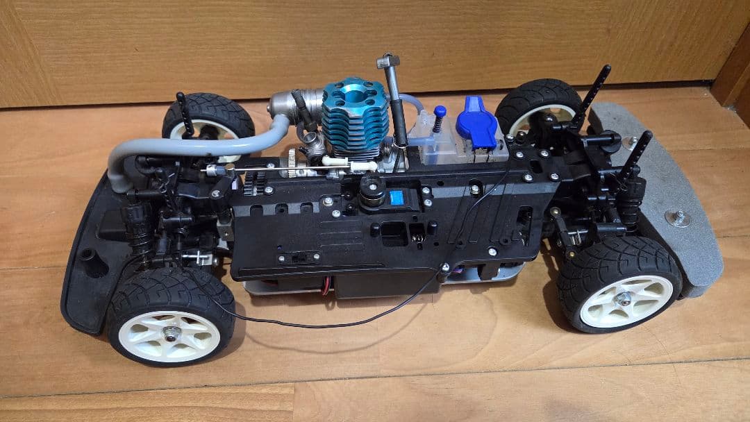 タミヤ TG10 エンジンカー 中古 エンジン分解清掃 始動 メカ調整済み
