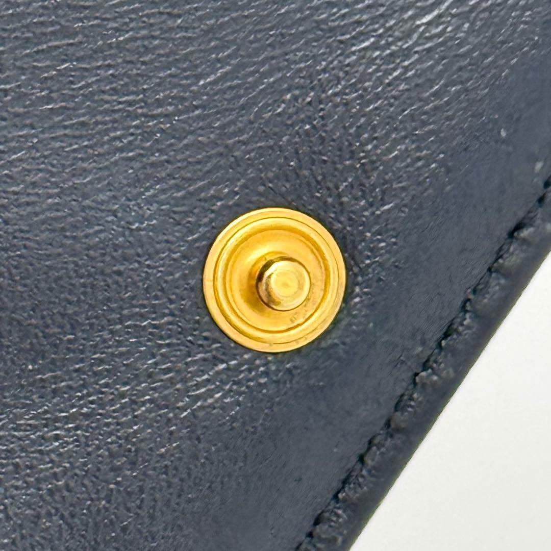使用わずか✨サンローラン Vステッチ キャビアスキン グレー 財布 P81
