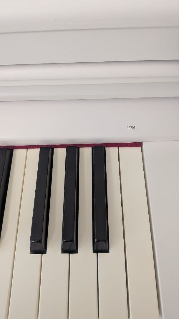 【nagitaaan】電子ピアノ　ローランド　RP701 白　2022年製
