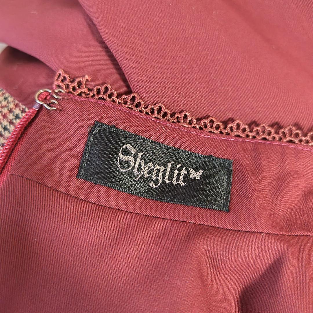 新品タグ付き　Sheglit　タックワンピース　ボルドー