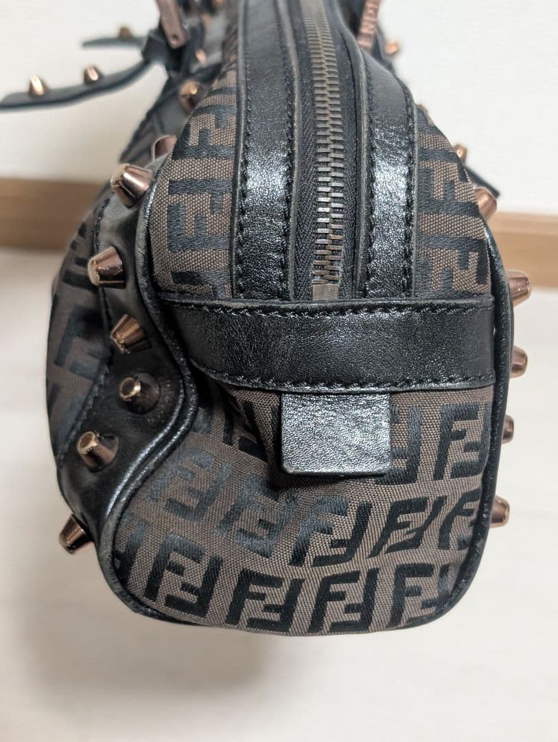 FENDI ズッカ スタッズ付き ミニボストンバッグ 8BL006