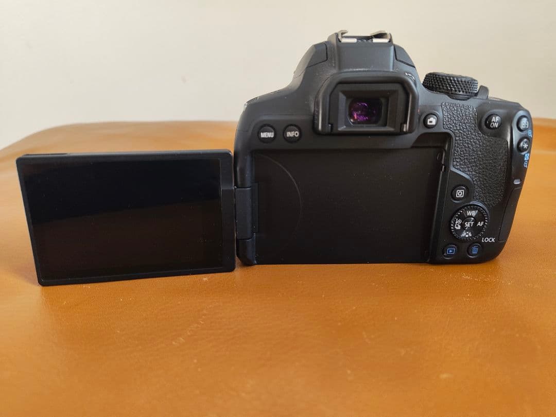 【ジャンク品】Canon EOS Kiss X10i デジタル一眼レフカメラ②