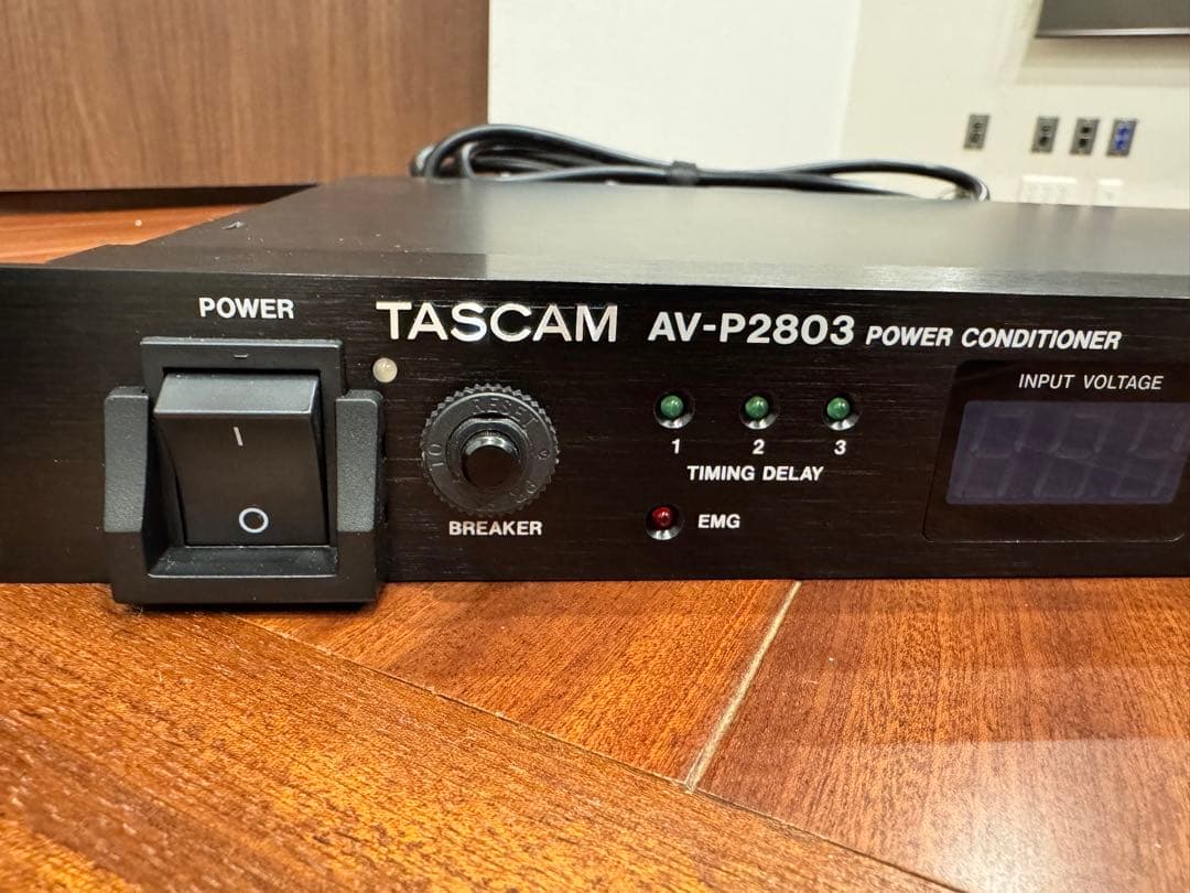 TASCAM AV-P2803 電源シーケンサー／パワーディストリビューター