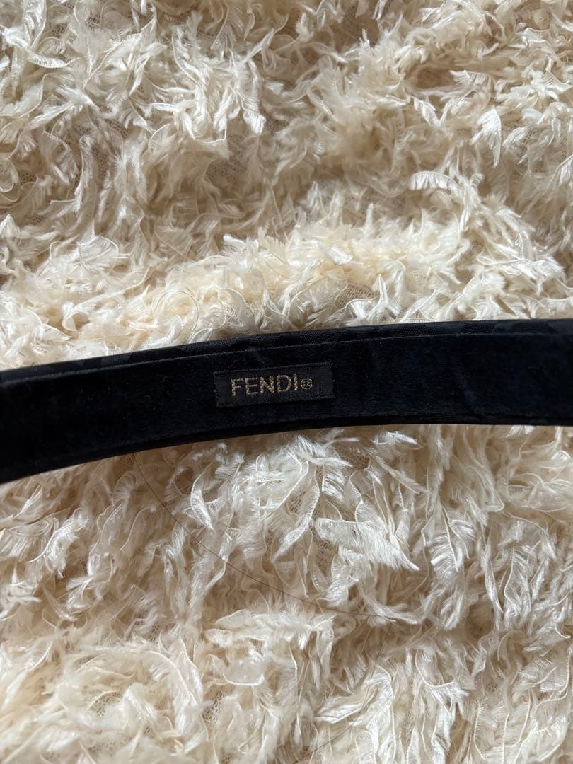 FENDI ブラック ヘアバンド　カチューシャ