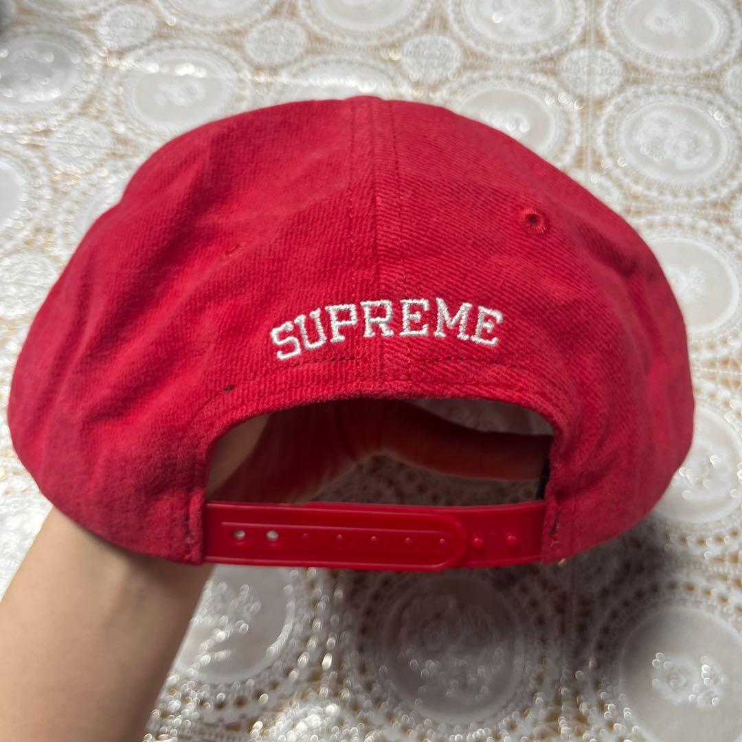 SUPREME 赤 花瓶刺繍 キャップ